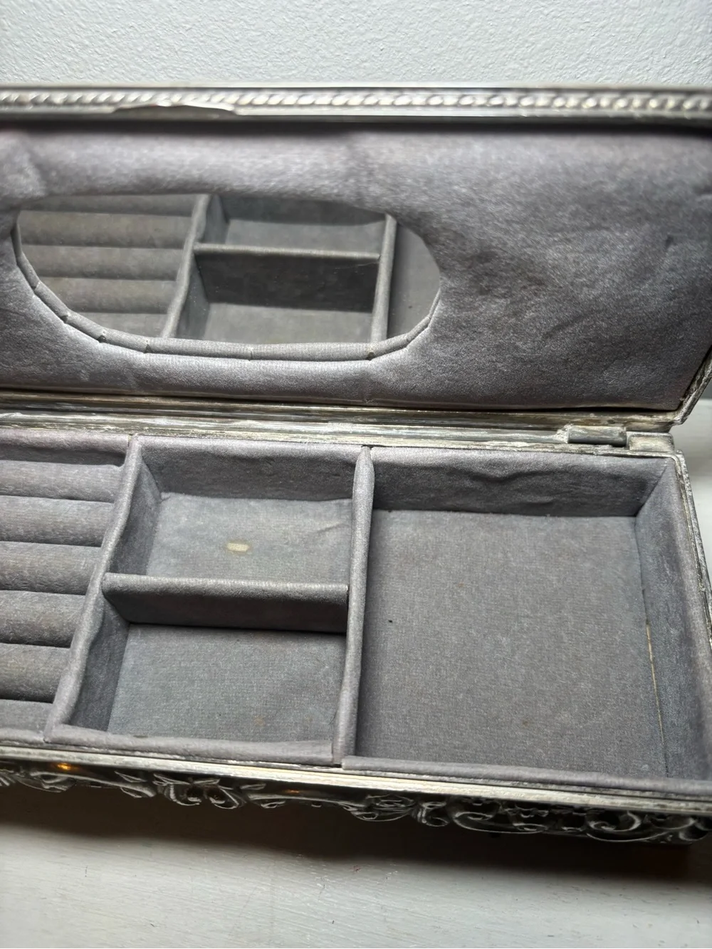Vintage 1992 Godinger Silver Art Co. Silver-Plated Jewelry Box.